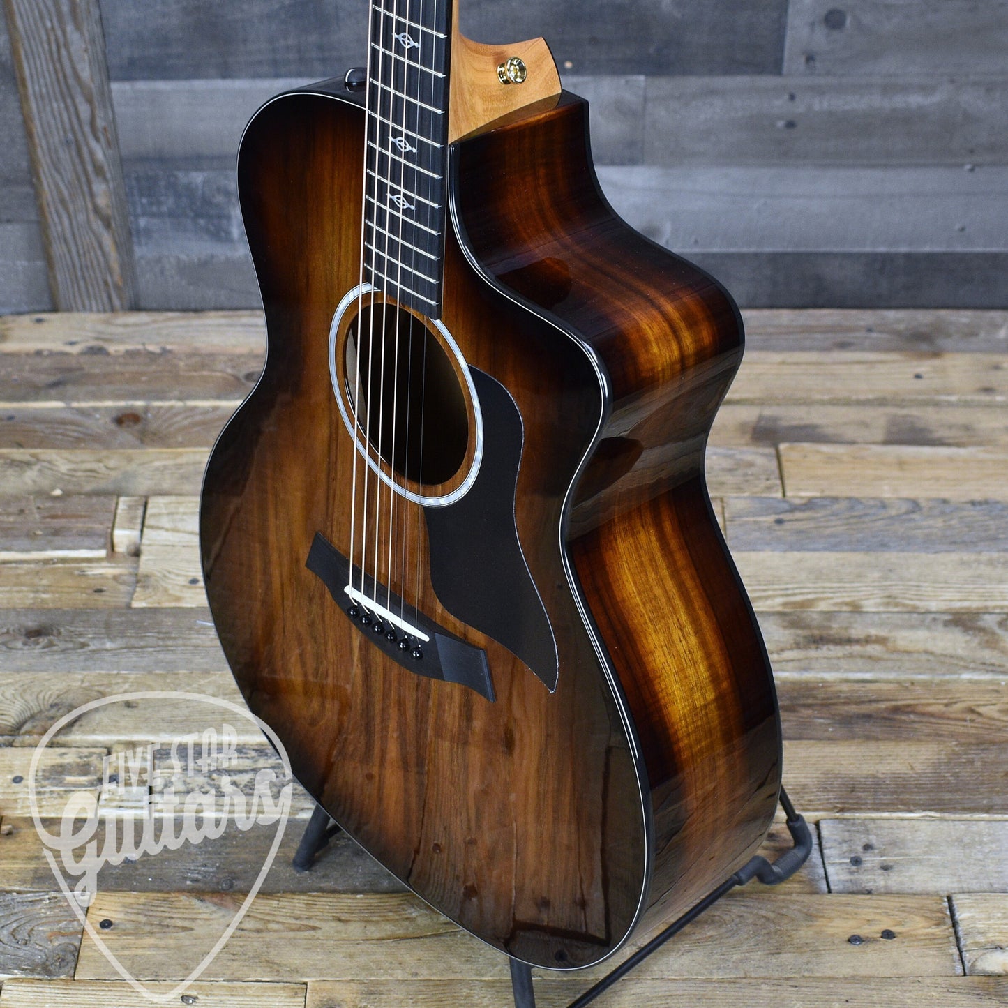 Taylor 224ce-K DLX 2024 - Shaded Edgeburst with Hard Shell Case