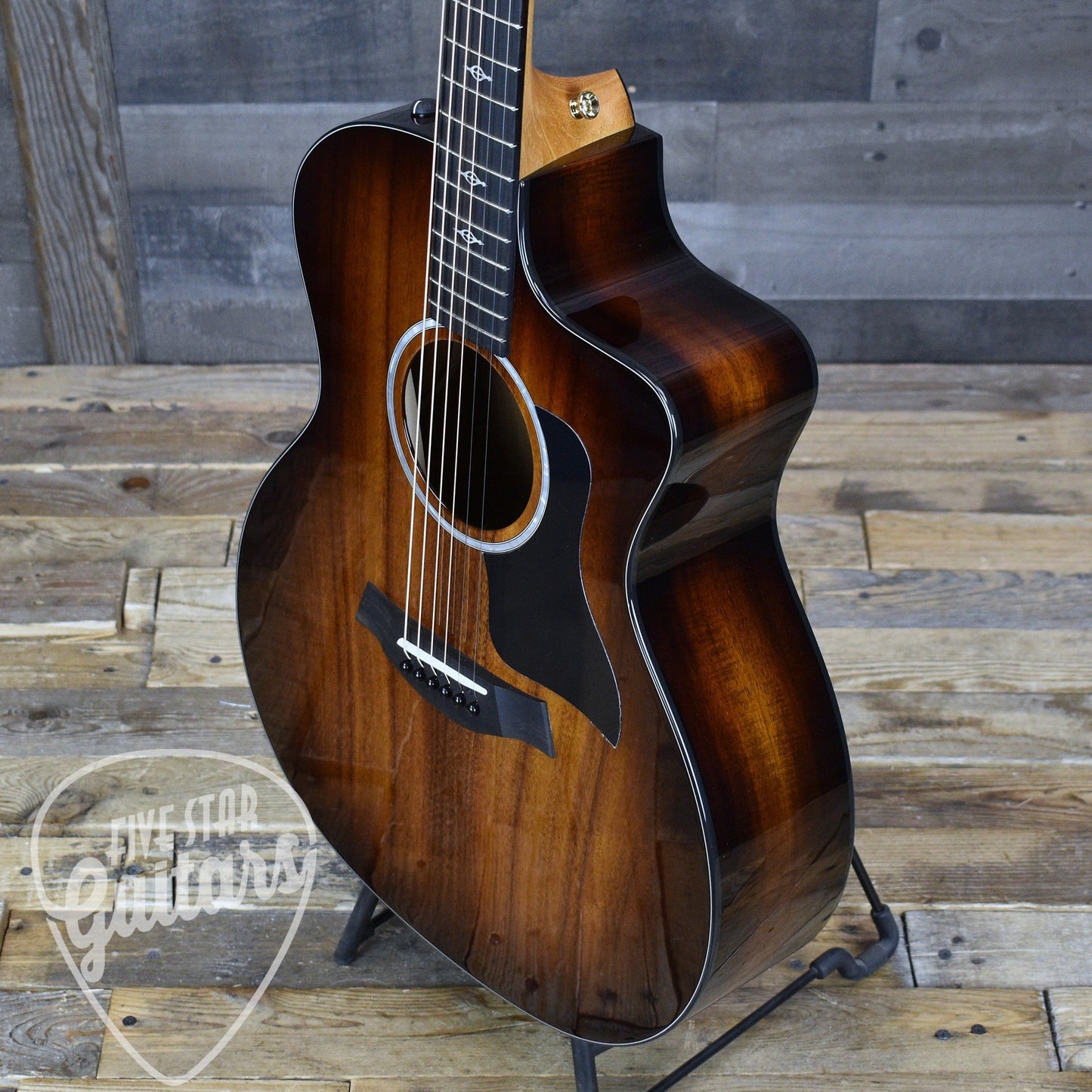 Taylor 224ce-K DLX 2024 - Shaded Edgeburst with Hard Shell Case