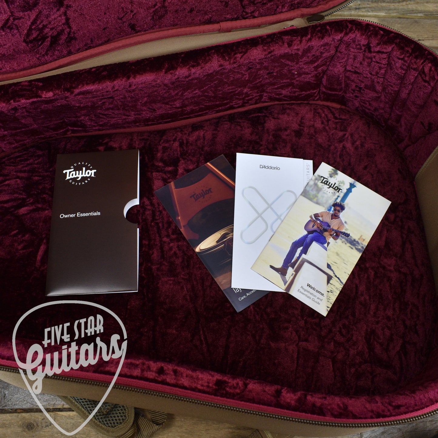 Taylor 314ce Studio - Natural with Gig Bag