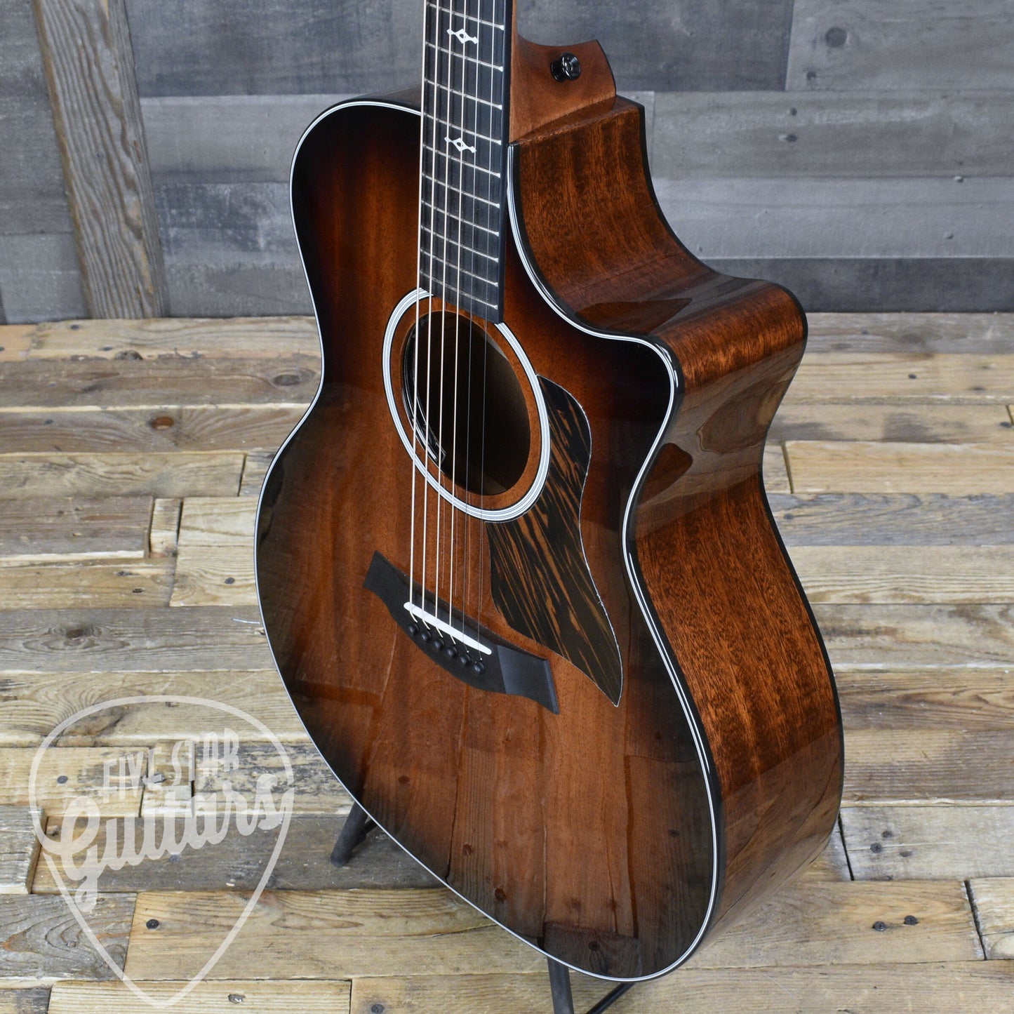 Taylor 324ce Next Generation - Shaded Edgeburst with Hardshell Case