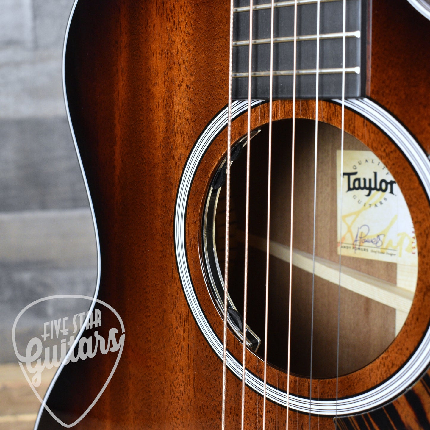 Taylor 324ce Next Generation - Shaded Edgeburst with Hardshell Case