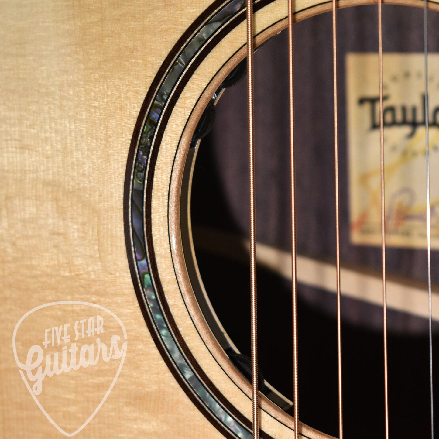 Taylor 814ce Next Generation - Natural with Hardshell Case