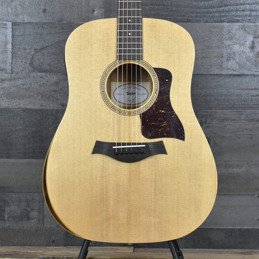 Taylor Academy 10e with Gig Bag