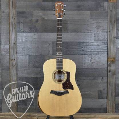 Taylor Academy 10e with Gig Bag