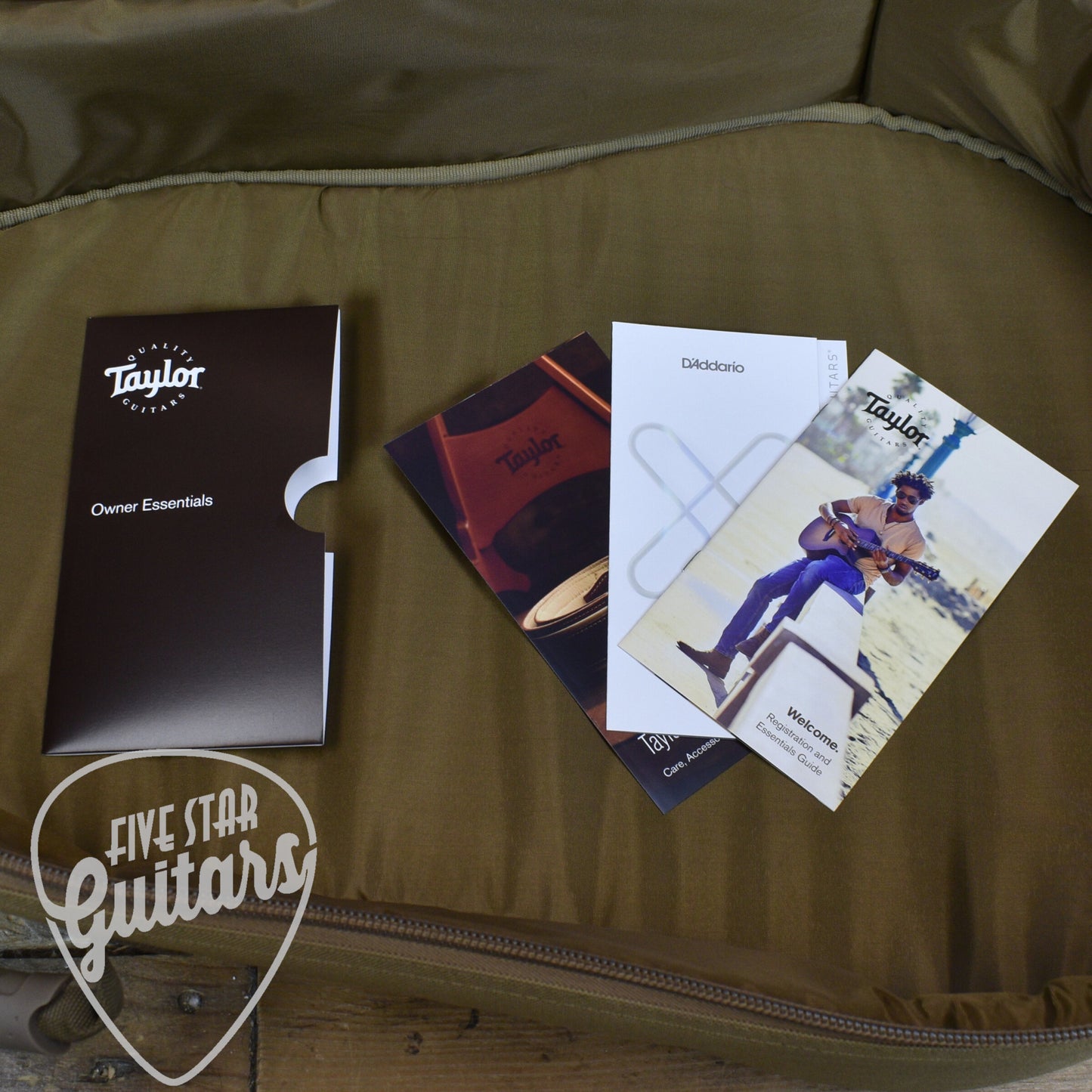 Taylor Academy 10e with Gig Bag