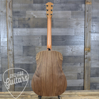 Taylor Academy 10e with Gig Bag