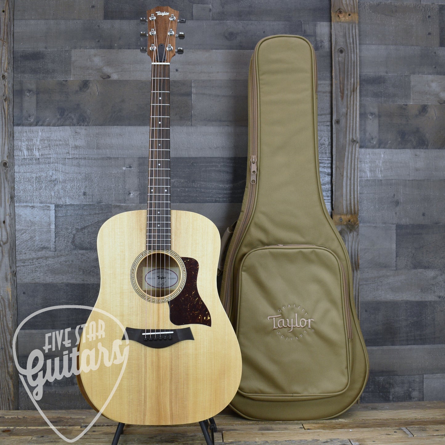 Taylor Academy 10e with Gig Bag