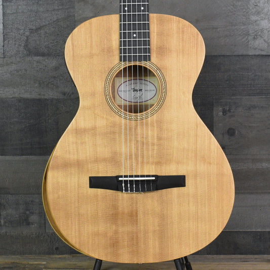 Taylor Academy 12e-N with Gig Bag