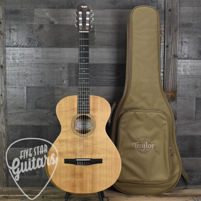 Taylor Academy 12e-N with Gig Bag