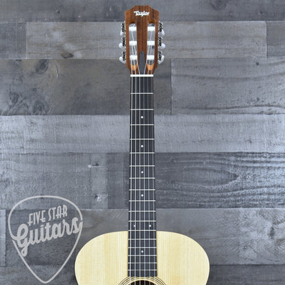 Taylor Academy 12e-N with Gig Bag