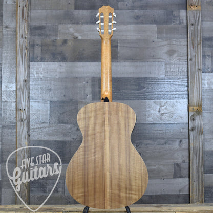 Taylor Academy 12e-N with Gig Bag