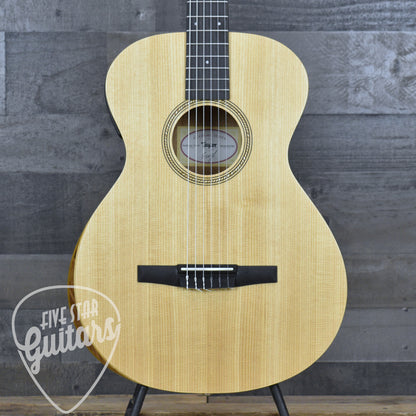 Taylor Academy 12e-N with Gig Bag