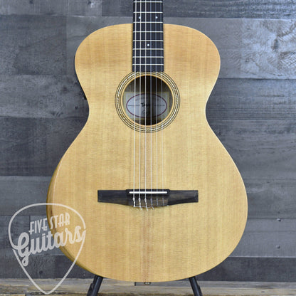 Taylor Academy 12e-N with Gig Bag