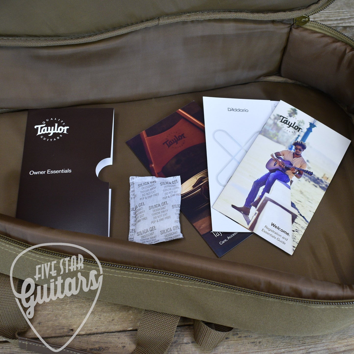 Taylor BT1 Baby Taylor with Gig Bag