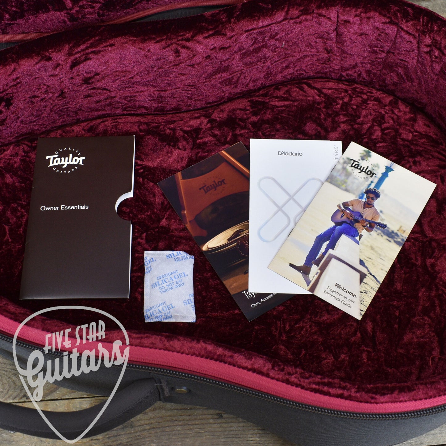 Taylor GS Mini-e Koa Plus with Aerocase