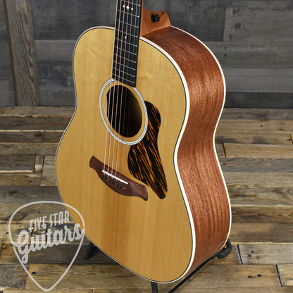 Taylor Gold Label 517e Dreadnought Acoustic Guitar - Gloss Natural Finish with Hardshell Case