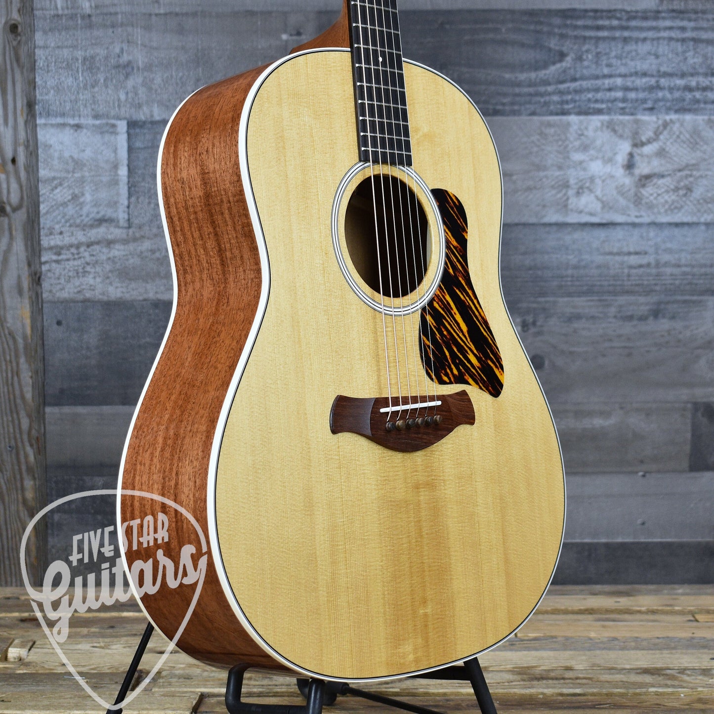 Taylor Gold Label 517e Dreadnought Acoustic Guitar - Gloss Natural Finish with Hardshell Case