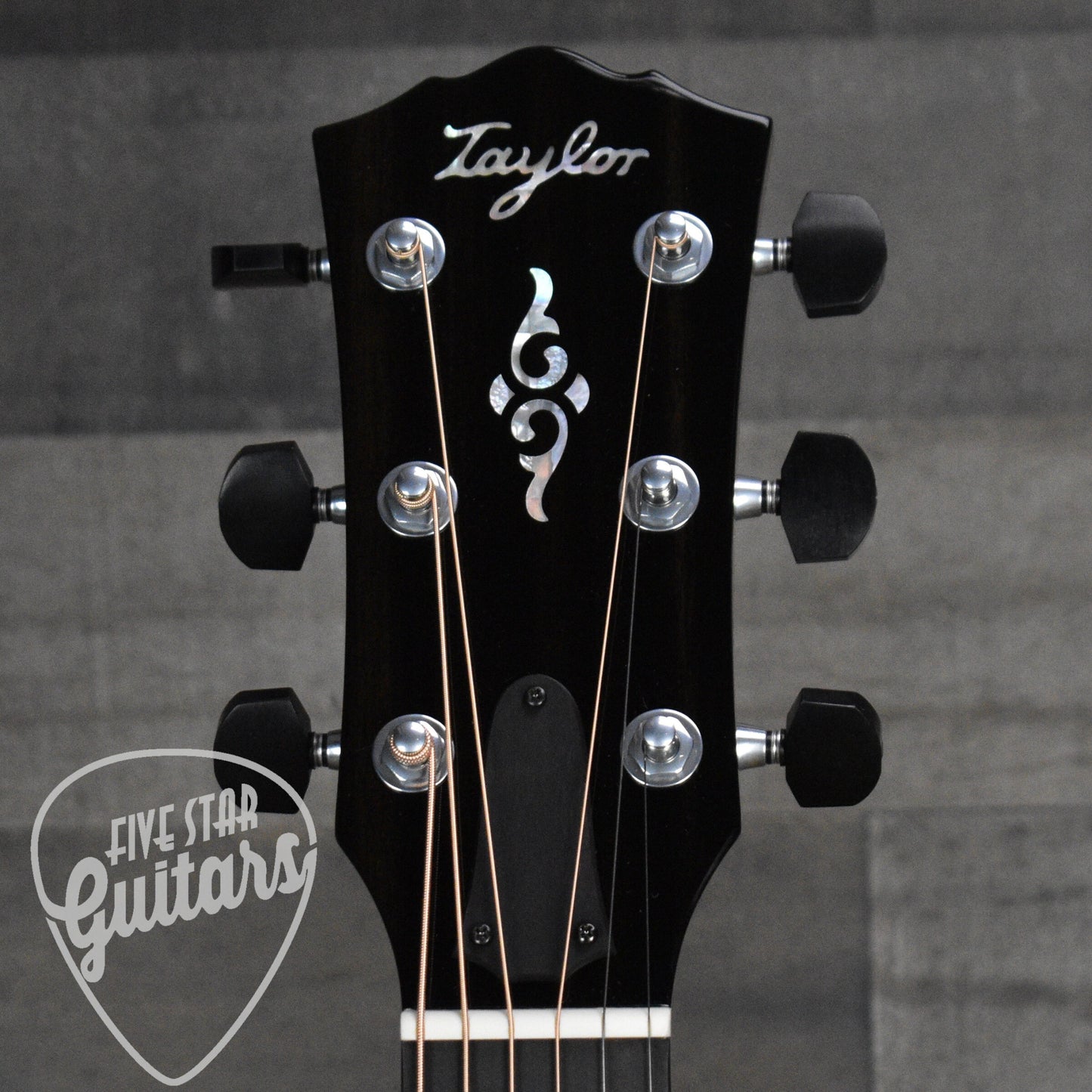Taylor Gold Label 814e - Natural with Hardshell Case