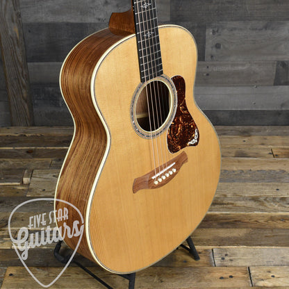 Taylor Gold Label 814e - Natural with Hardshell Case