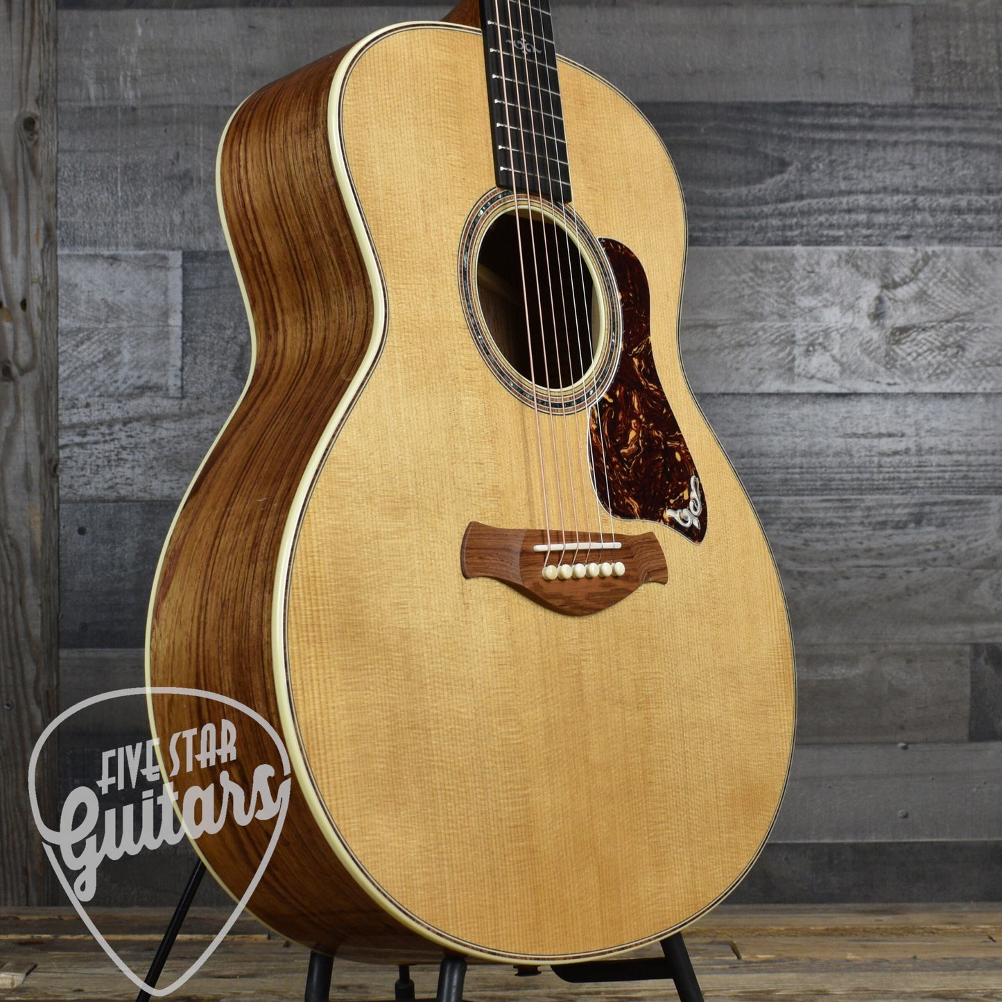 Taylor Gold Label 814e - Natural with Hardshell Case