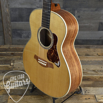 Taylor Gold Label 814e - Natural with Hardshell Case
