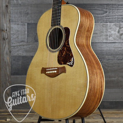 Taylor Gold Label 814e - Natural with Hardshell Case
