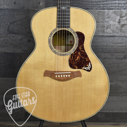 Taylor Gold Label 814e - Natural with Hardshell Case
