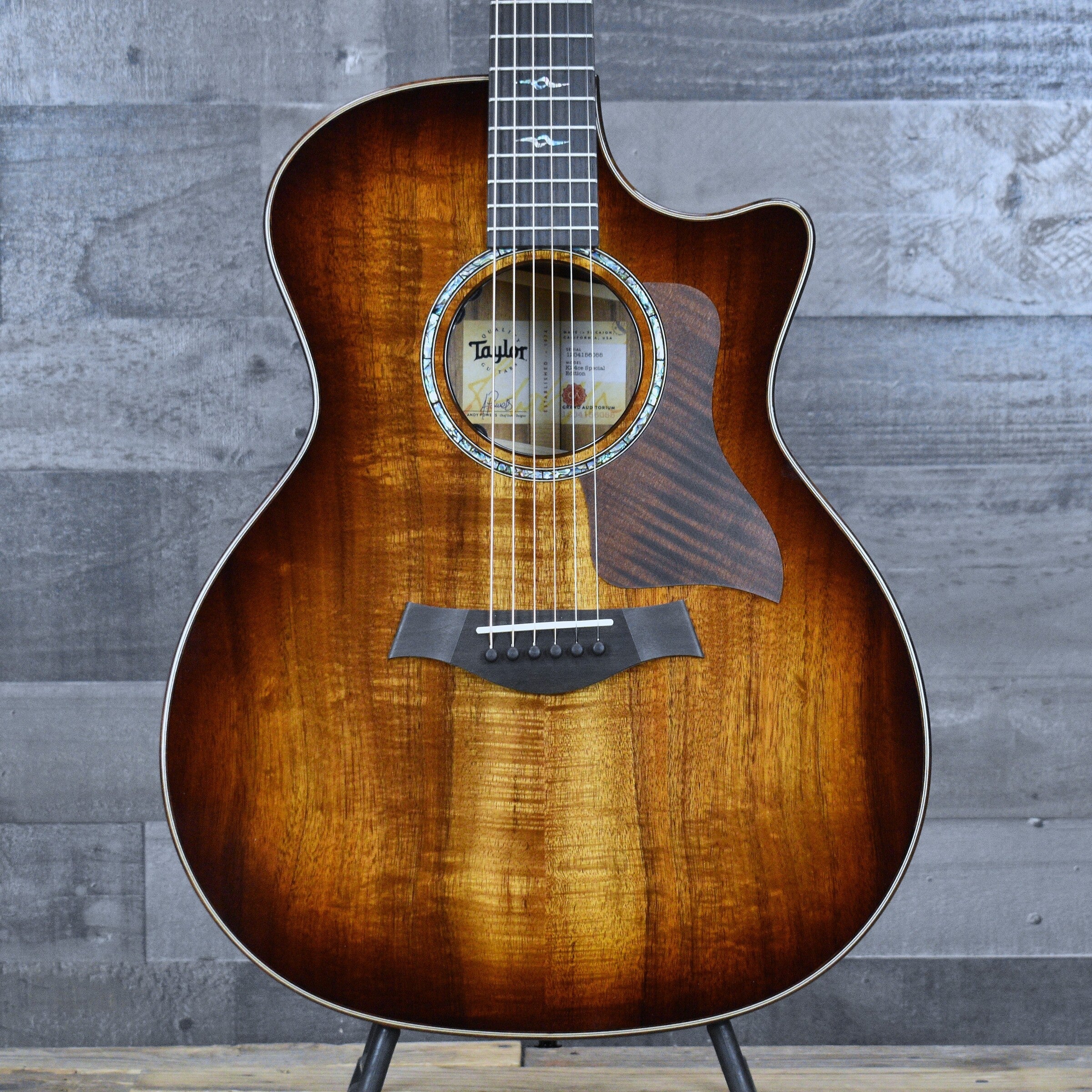 Taylor K24ce Special Edition - Shaded Edgeburst with Hardshell Taylor K24ce Special Edition - Shaded Edgeburst with Hardshell