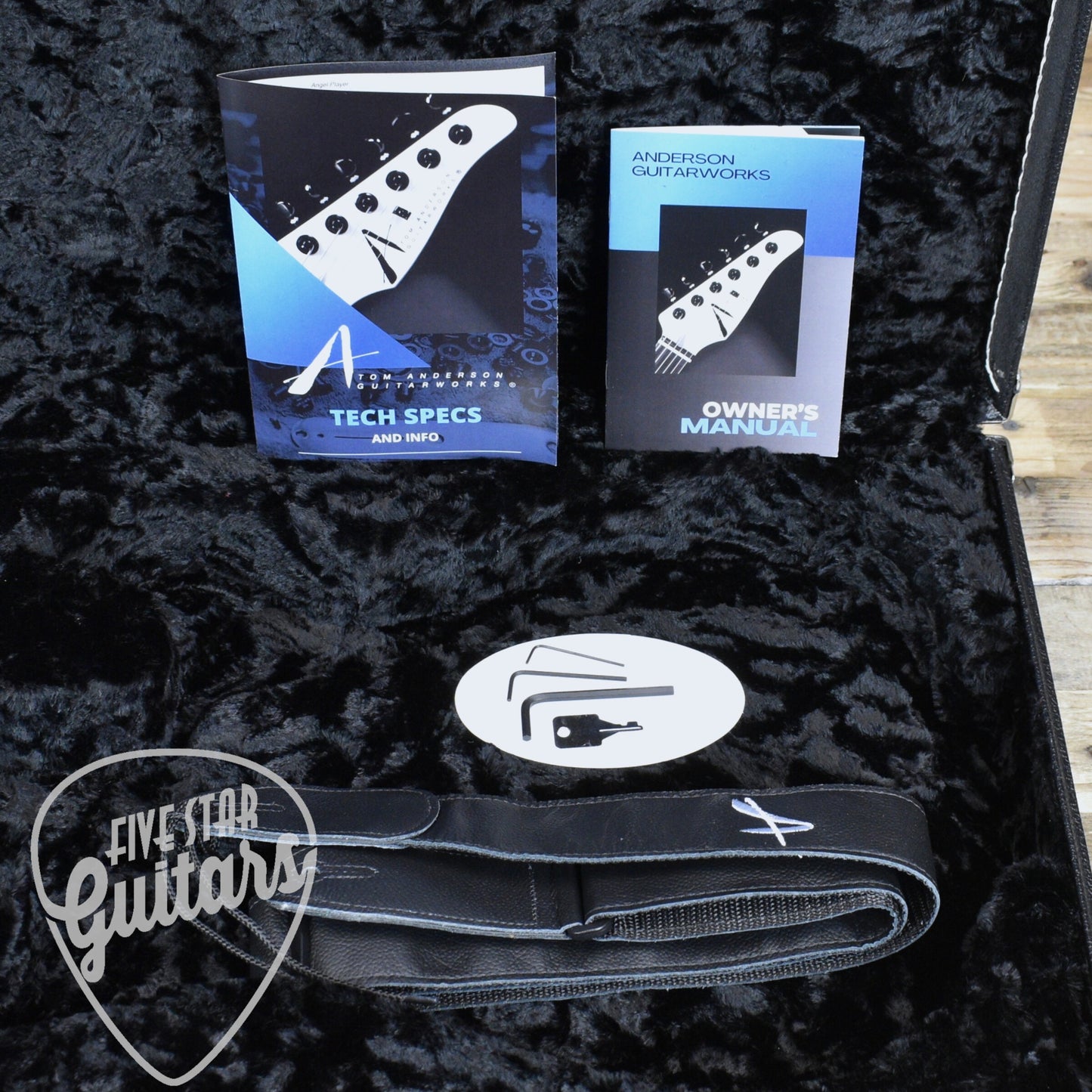 Tom Anderson Angel Player - Black with White Dog Hair with Hardshell Case