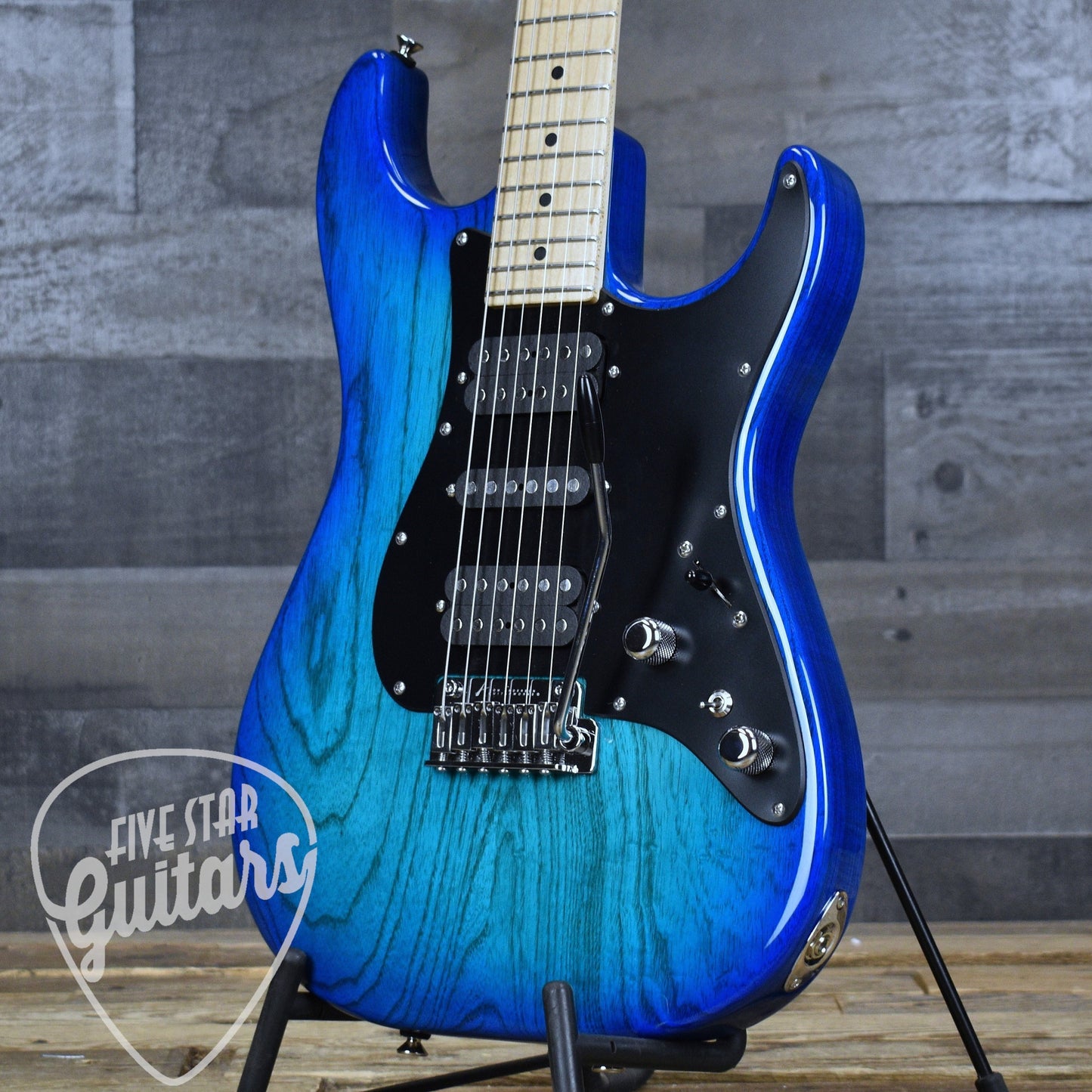 Tom Anderson Classic - Bora to Transparent Blue Burst with Gigbag