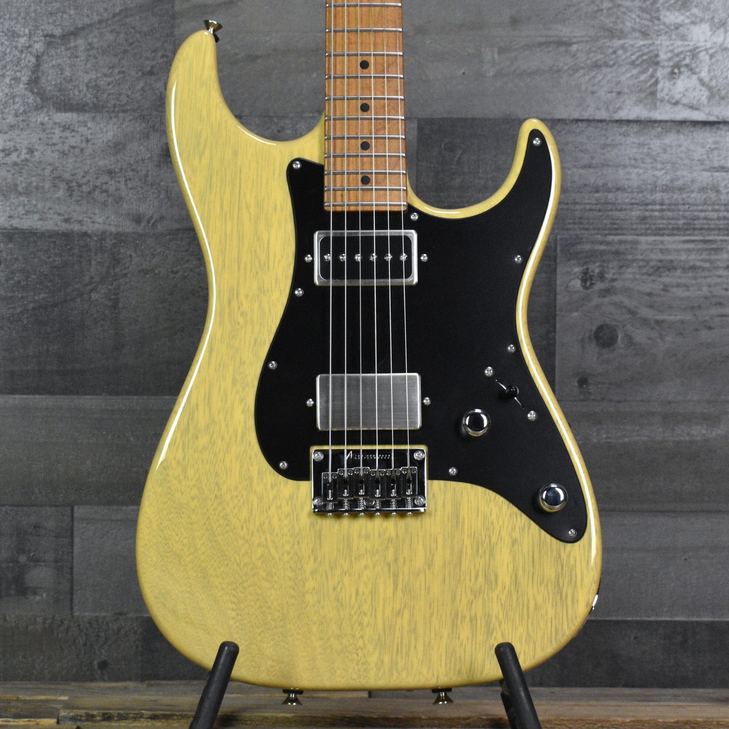 Tom Anderson Classic Shorty  - Translucent Butterscotch with Gigbag