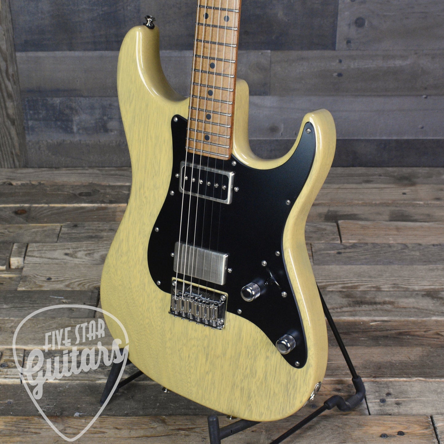 Tom Anderson Classic Shorty  - Translucent Butterscotch with Gigbag