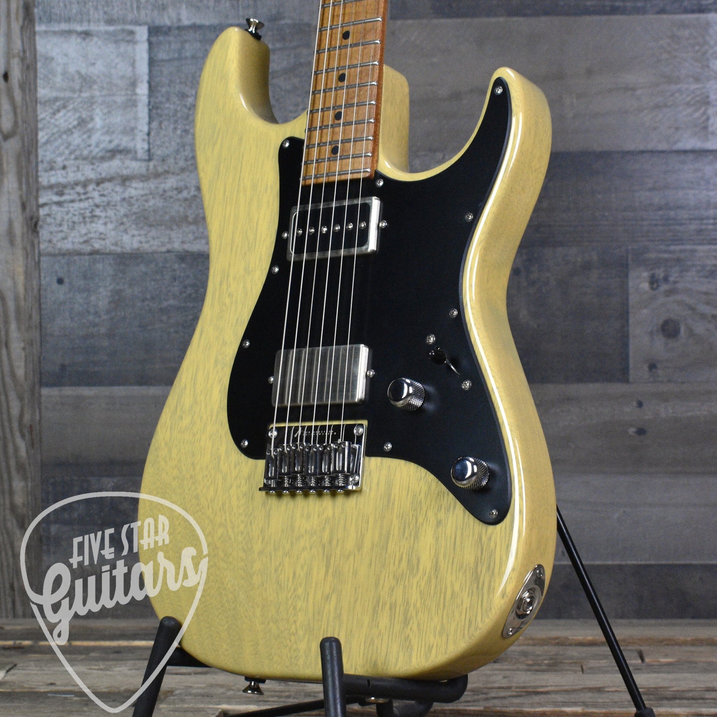 Tom Anderson Classic Shorty  - Translucent Butterscotch with Gigbag