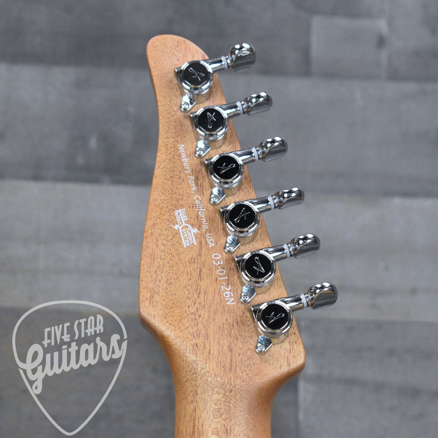 Tom Anderson Cobra - Natural Coral with Gigbag