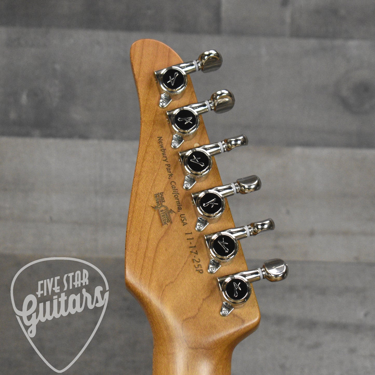 Tom Anderson Raven Classic - Black with Gigbag