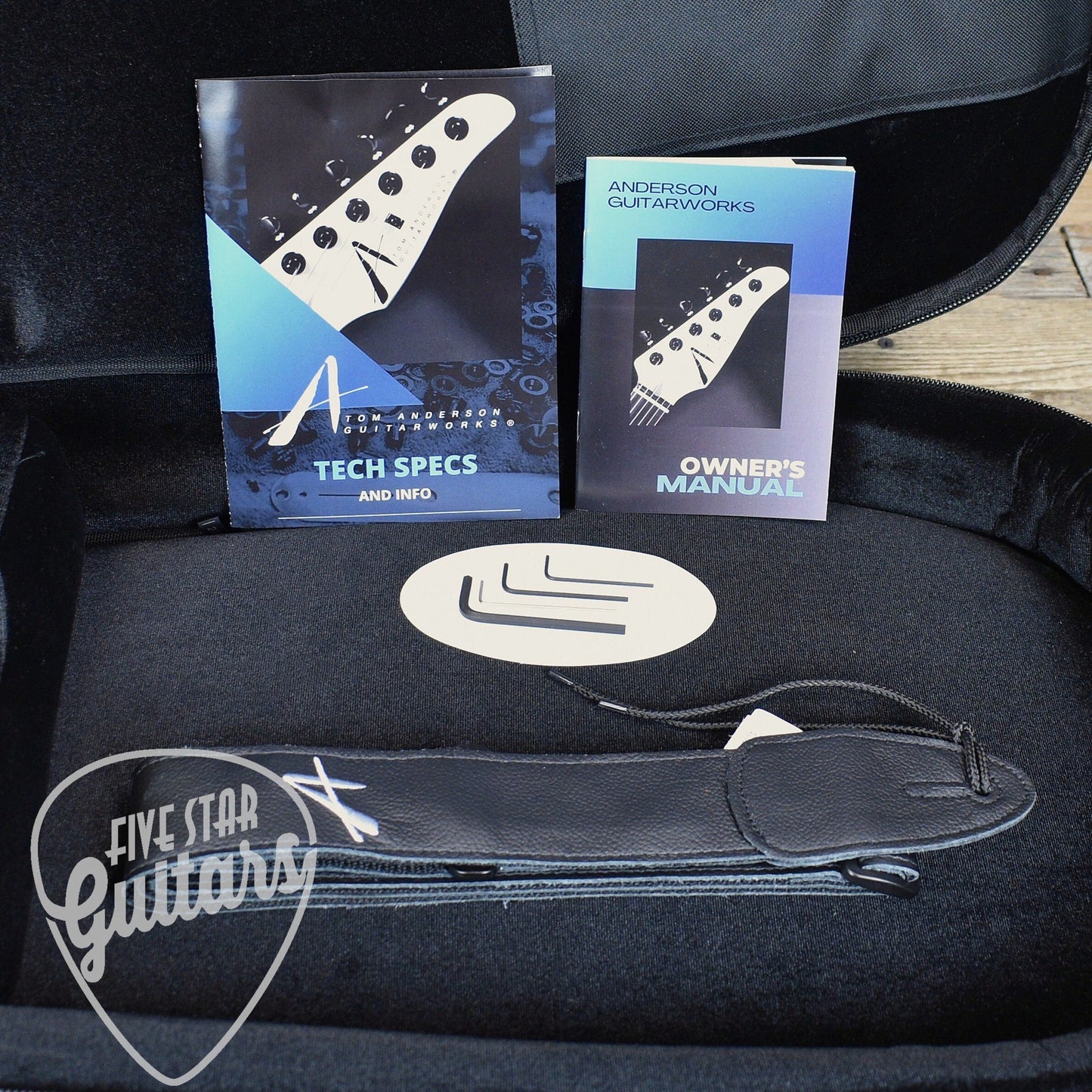 Tom Anderson T-Classic - Transparent Cherry with Gigbag