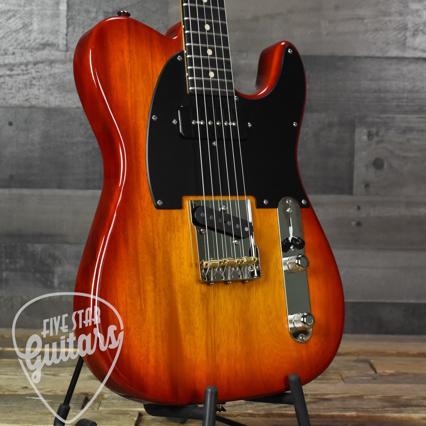 Tom Anderson T Icon - Transparent Amber to Cherry Burst with Hard Shell Case