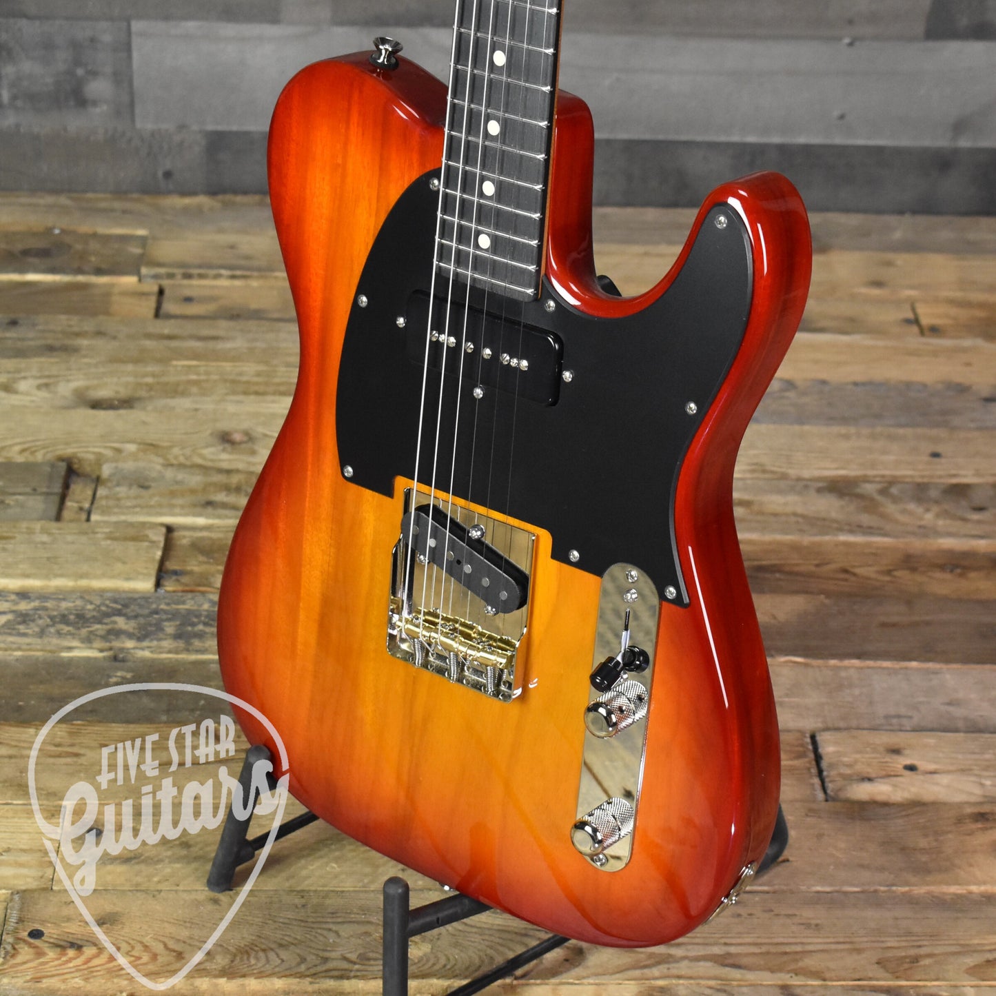 Tom Anderson T Icon - Transparent Amber to Cherry Burst with Hard Shell Case
