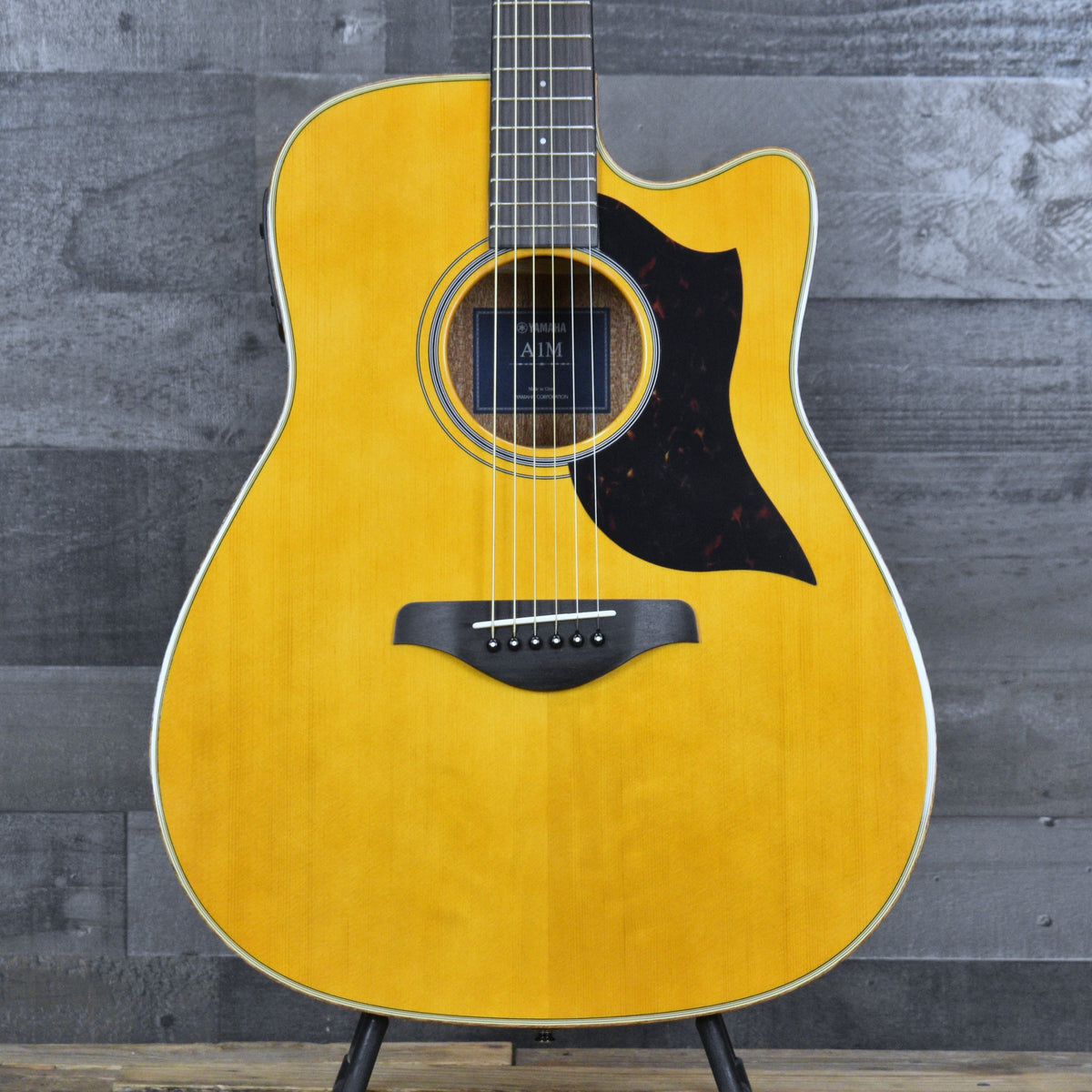 Yamaha A1M Acoustic/Electric - Vintage Natural