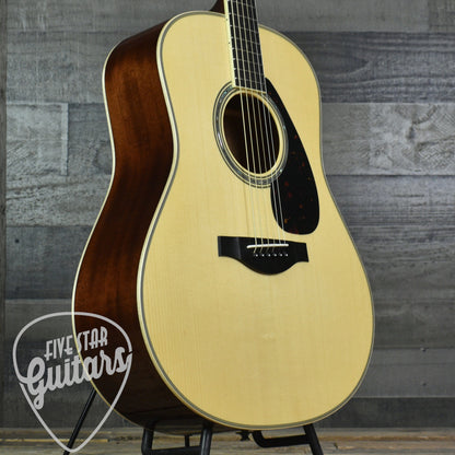 Yamaha LL16 ARE HB Jumbo Acoustic - Natural with Hard Bag