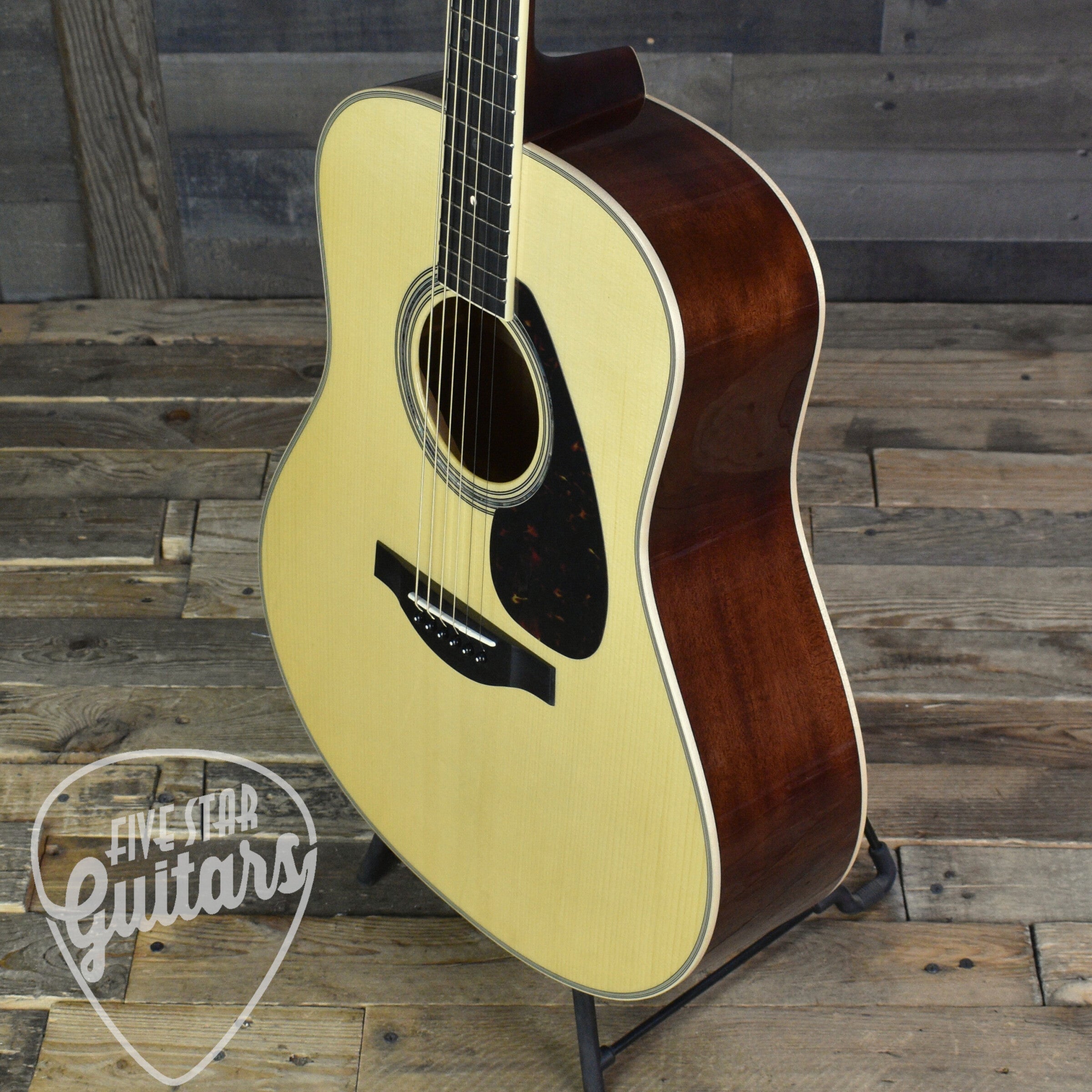 Yamaha LL16 ARE HB Jumbo Acoustic - Natural with Hard Bag – Five