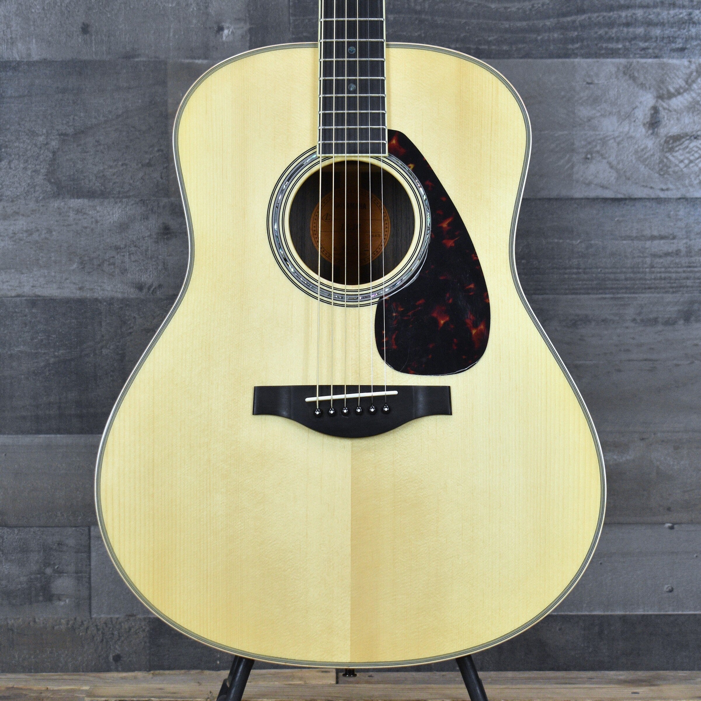 Yamaha LL16 ARE HB Jumbo Acoustic - Natural with Hard Bag – Five