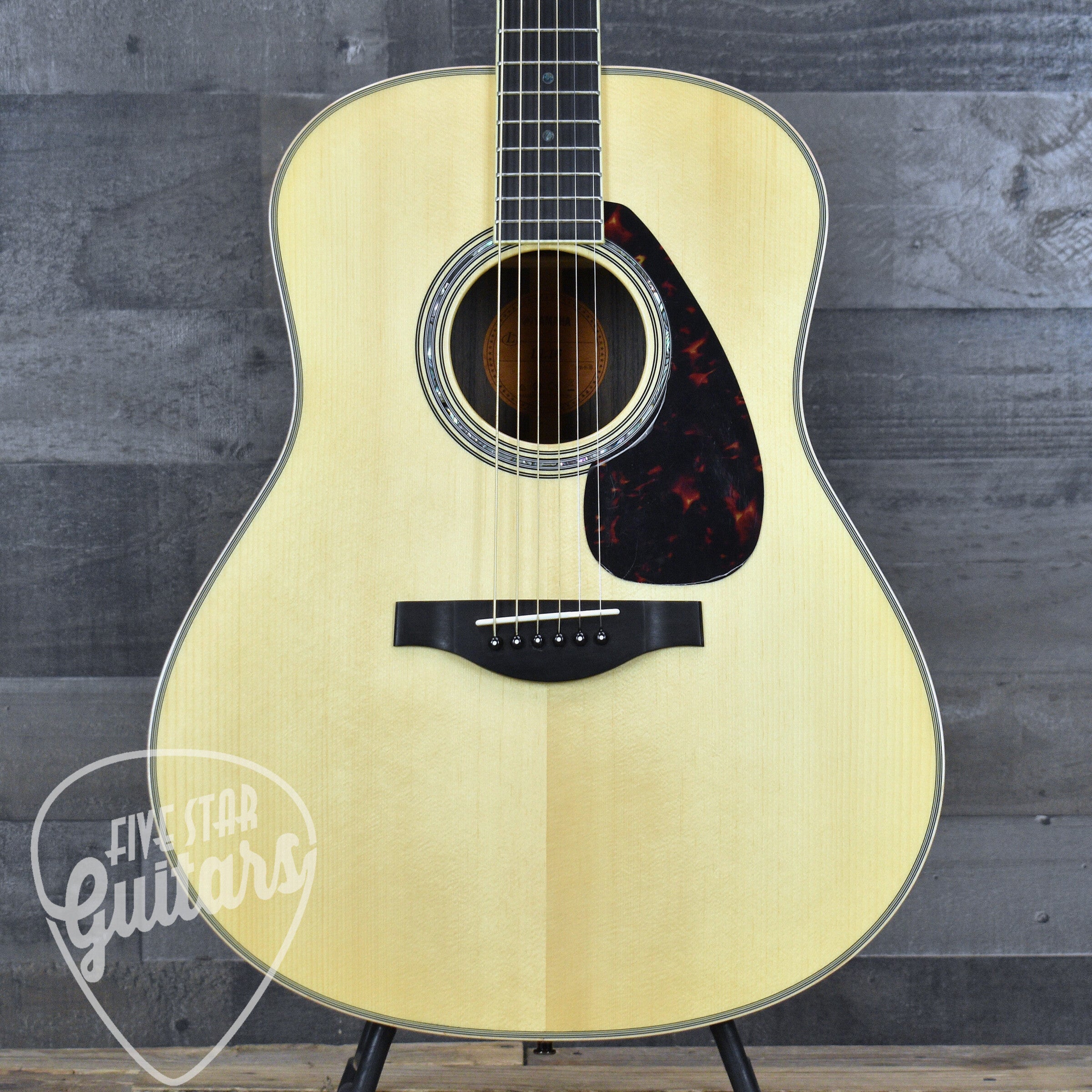 Yamaha LL16 ARE HB Jumbo Acoustic - Natural with Hard Bag – Five