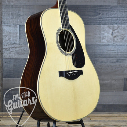 Yamaha LL16 ARE HB Jumbo Acoustic - Natural with Hard Bag
