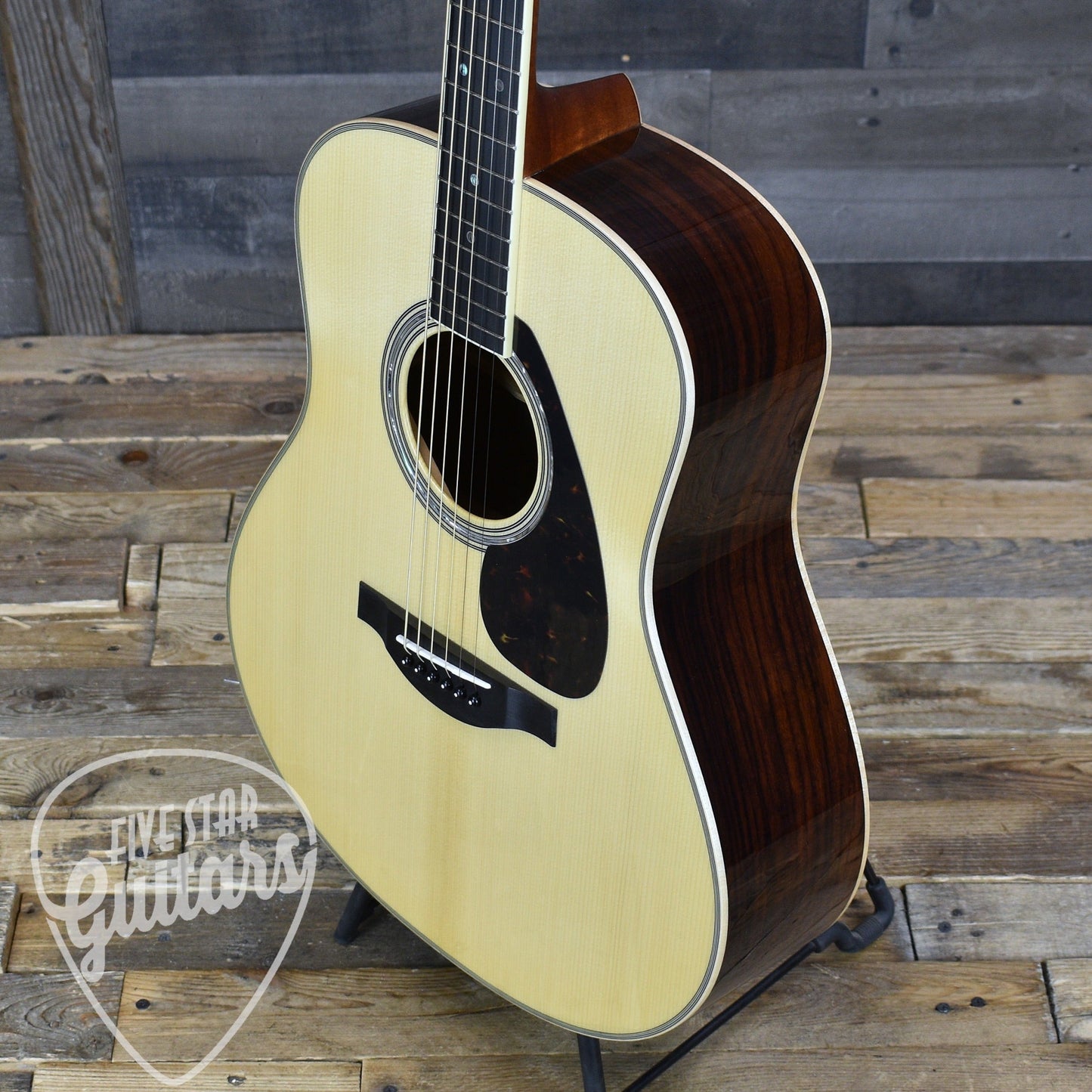 Yamaha LL16 ARE HB Jumbo Acoustic - Natural with Hard Bag