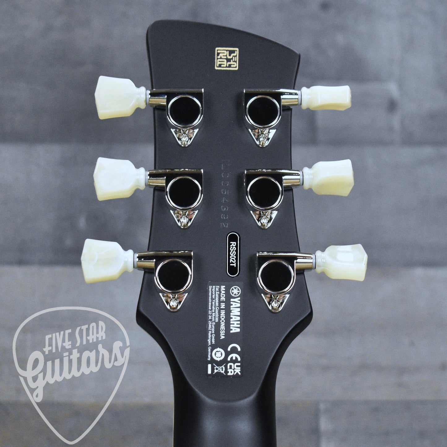 Yamaha Revstar RSS02T - Vintage White with Gigbag